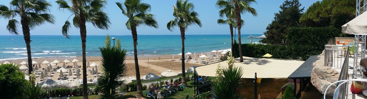 Blick aufs Meer von der Dachterasse Melas Holiday Village