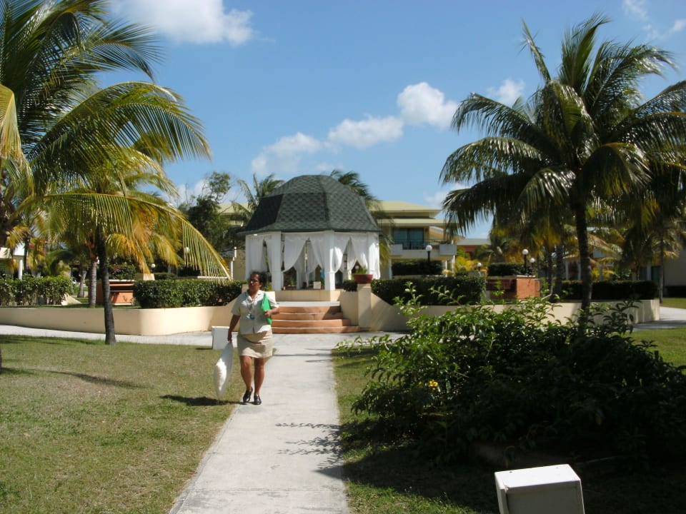 Jacuzzi and gardens Playa Costa Verde