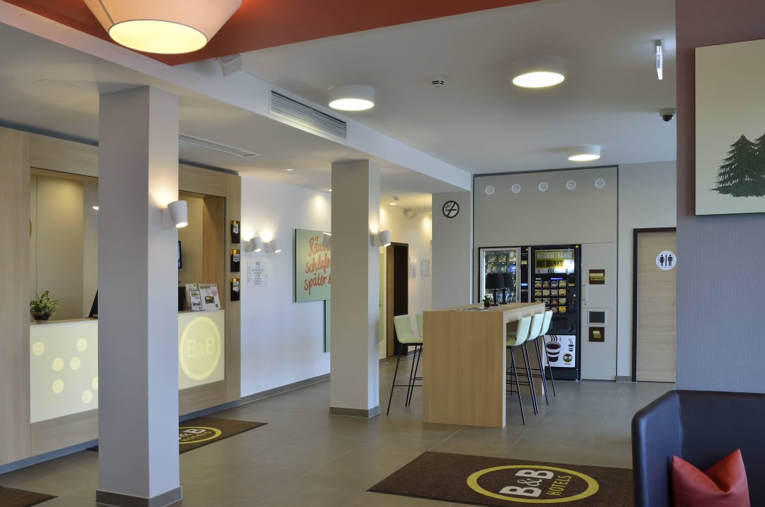 Lobby B&B Hotel Aschaffenburg