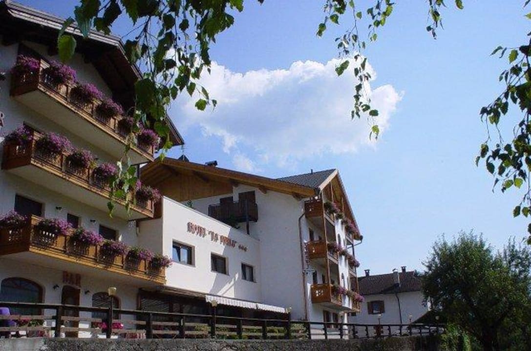 Family Hotel La Perla - Esterno  Hotel La Perla