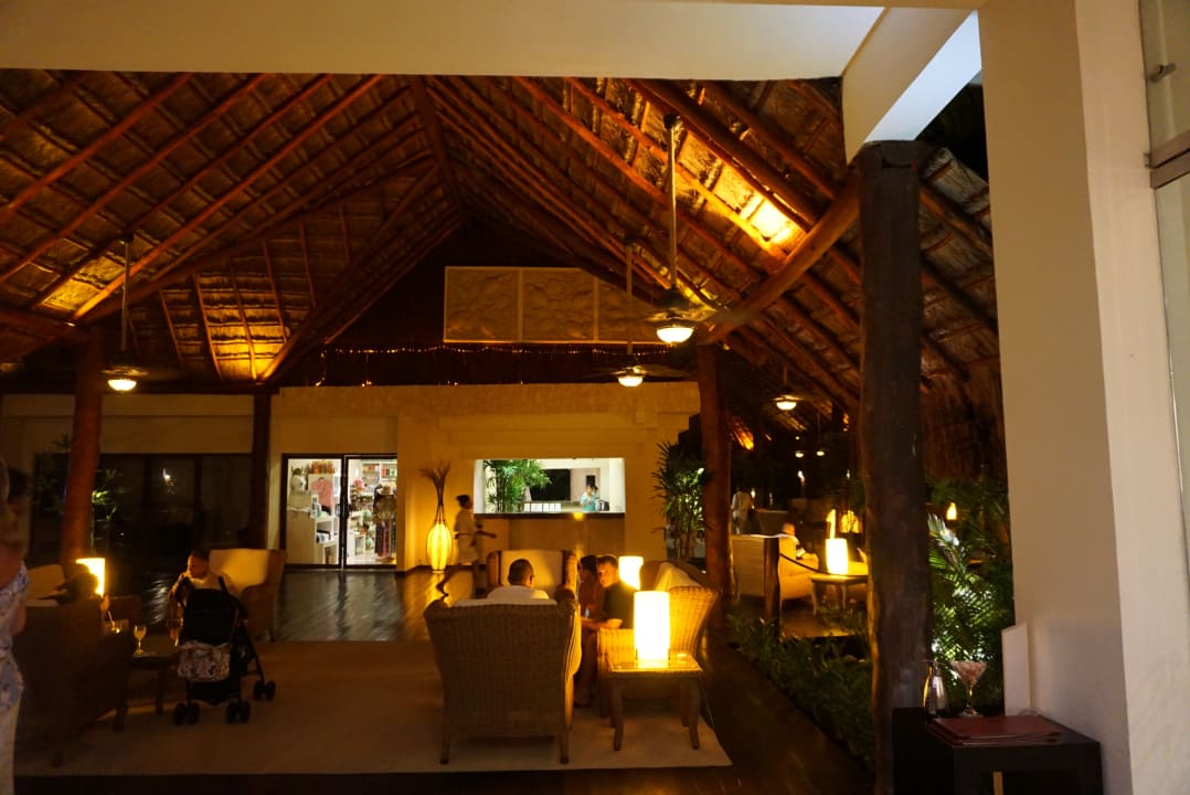 Lobby Akumal Bay Beach & Wellness Resort