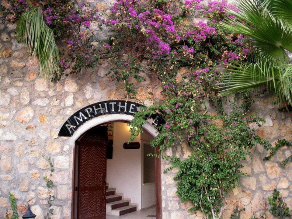 Amphitheater Green Bay Resort & Spa