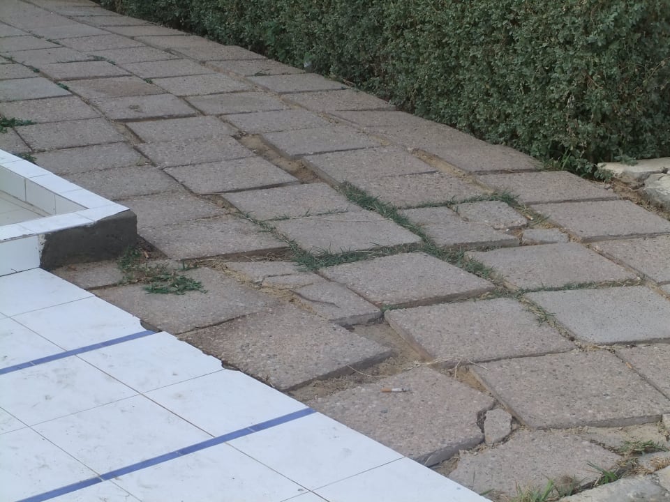 Weg zur Dusche und Miniclub The Ksar Djerba Charming Hotel & SPA