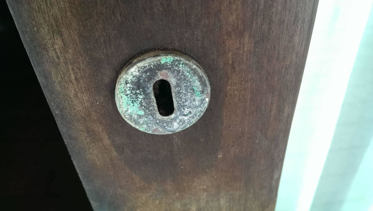 Unrenovierter Bungi ananea Diamonds Athuruga