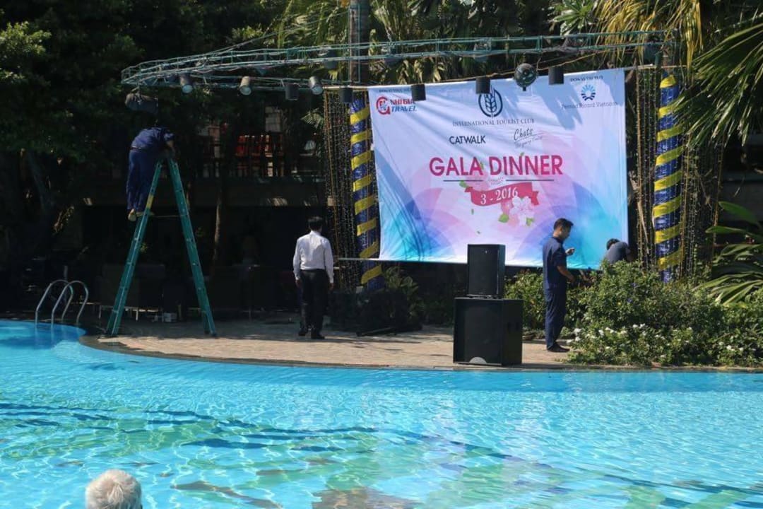 Die Party wird nachmittags schon vorbereitet  Hoang Ngoc Beach Resort