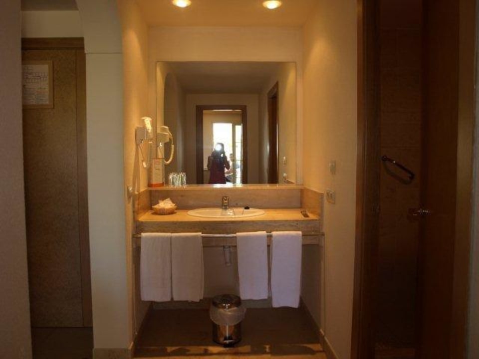 Waschbecken im Zimmer Zafiro Mallorca