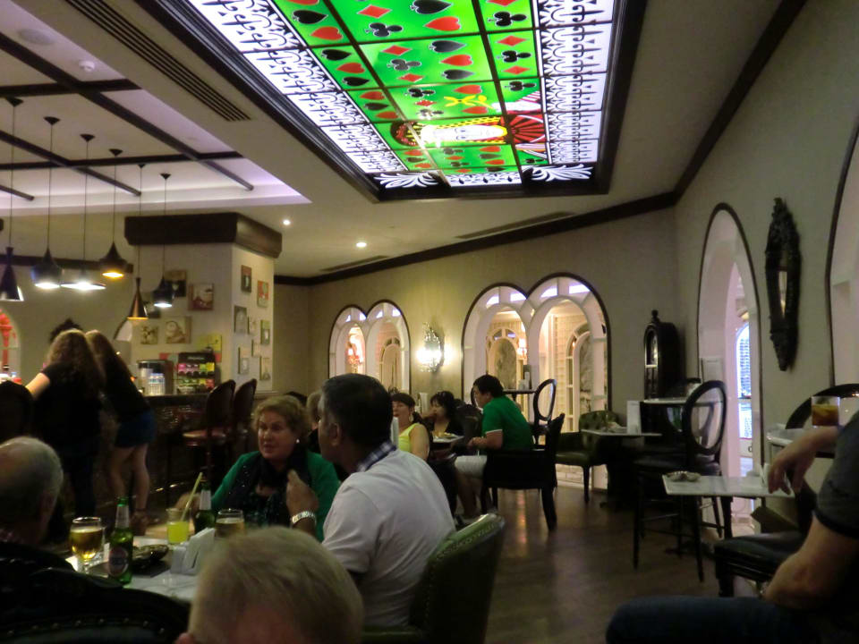 Irish Pup Hotel Delphin Imperial