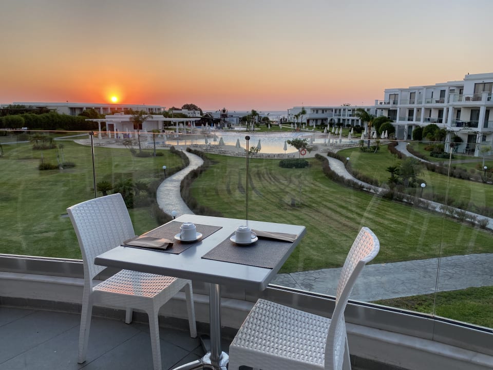 Gastro Asterias Beach Resort