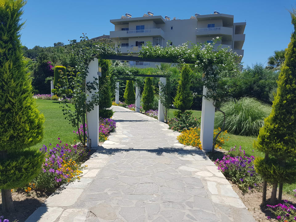 Gartenanlage Olympic Palace Resort Hotel & Convention Center