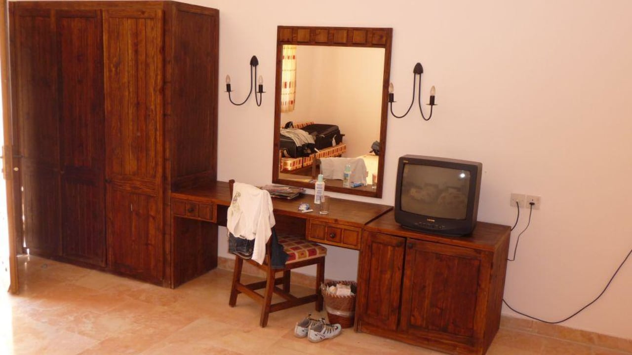Zimmer 901 - Schrank und Kommode Hayat Zaman Hotel And Resort Petra