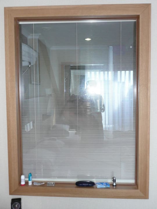 Das Fenster zum Bad Saphir Hotel & Villas