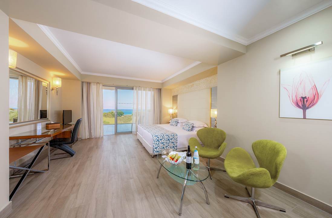 Zimmer Atrium Platinum Luxury Resort Hotel & Spa