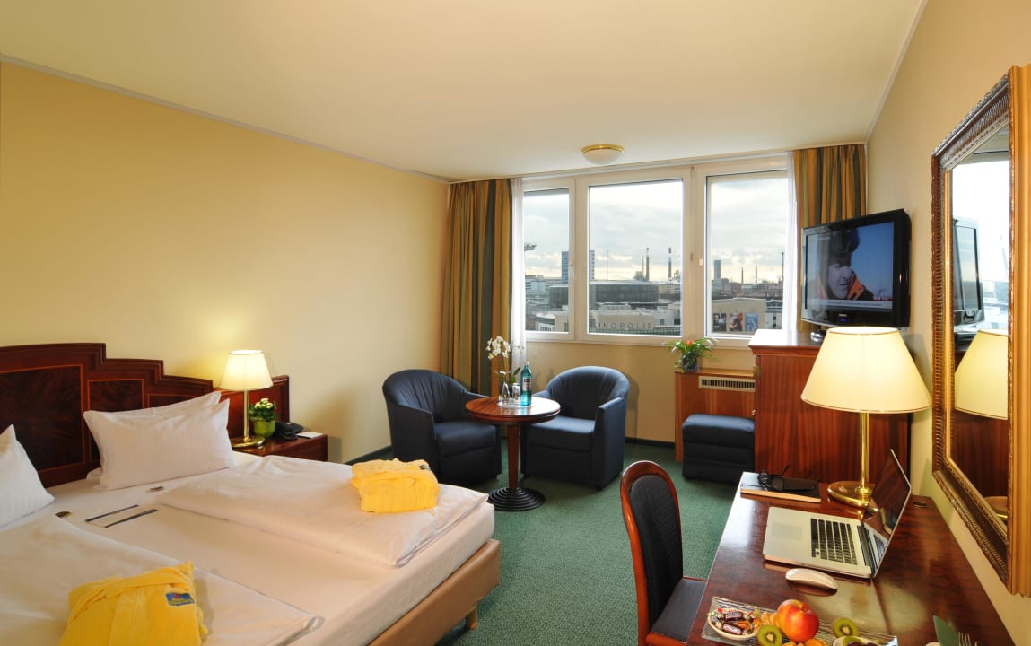 Exec. DZ mit neuem 32"TV-Gerät Leoso Hotel Leverkusen