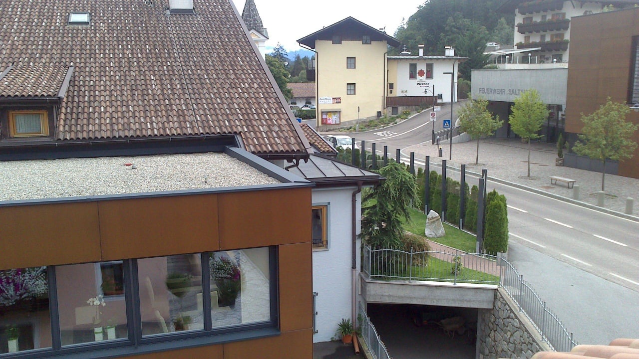 Blick vom Zimmer, auf neuen Anbau Alpenhof Lodge Passeiertal