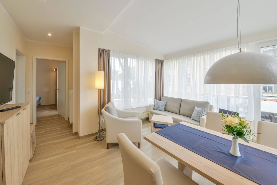 Wohnung Kalfamer: Wohnbereich Meyenburg & Gerds Höft Appartements am Wattenmeer