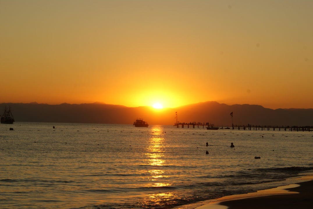 Sonnenuntergang VONRESORT Golden Beach