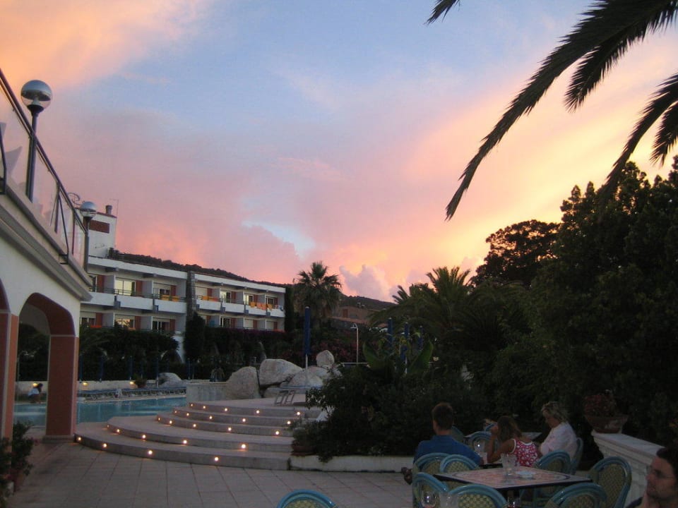 Der Pool am Abend  Aldiana Club Rocca Nettuno Calabria