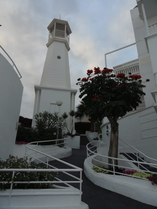 Turm in der Hotelanlage Lagos de Fañabé Beach Resort