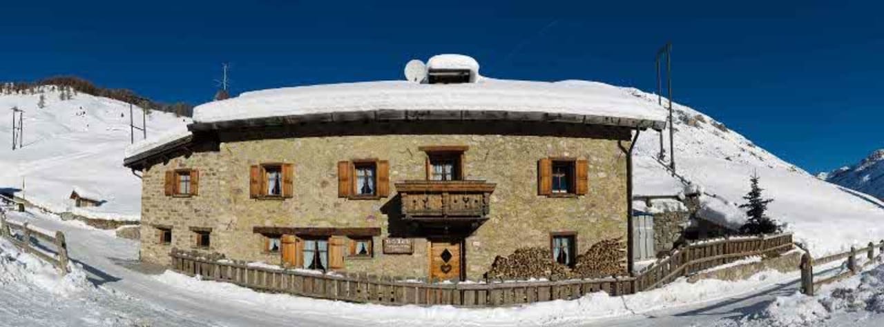 Esterno invernale B&B Baita Luléta