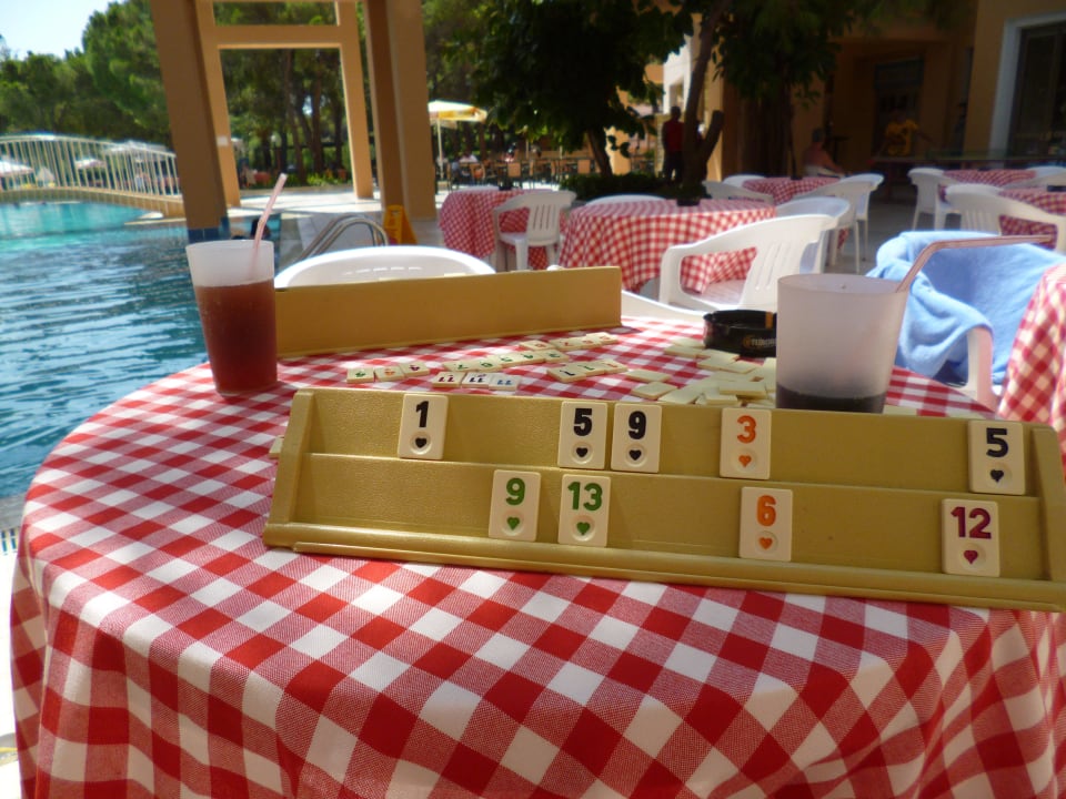 Spielen am Pool Asteria Collection Side