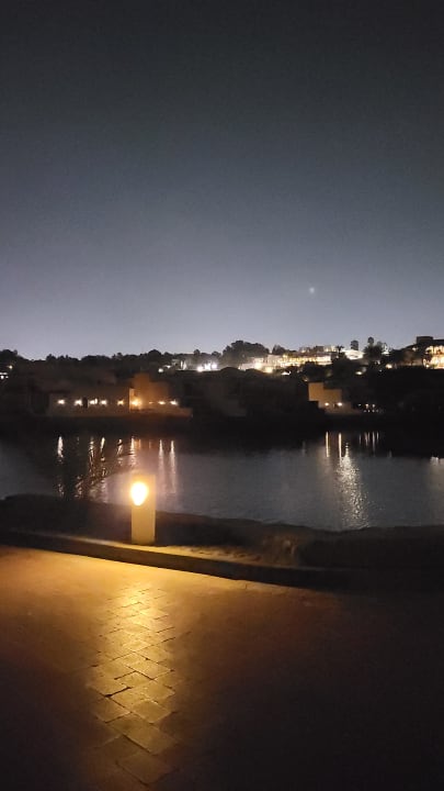 Strand Saadiyat Rotana Resort &  Villas