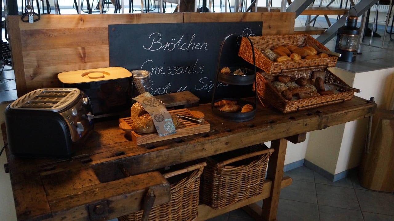 Selbst restaurierte Hobelbank Hotel Aquarius