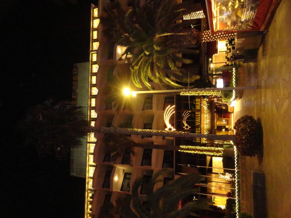 Eingangsbereich bei Nacht Hotel ValleMar