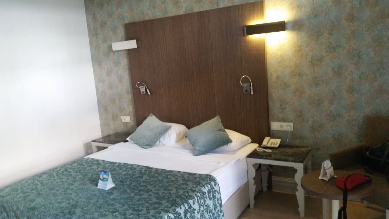 Zimmer Port Side Resort Hotel