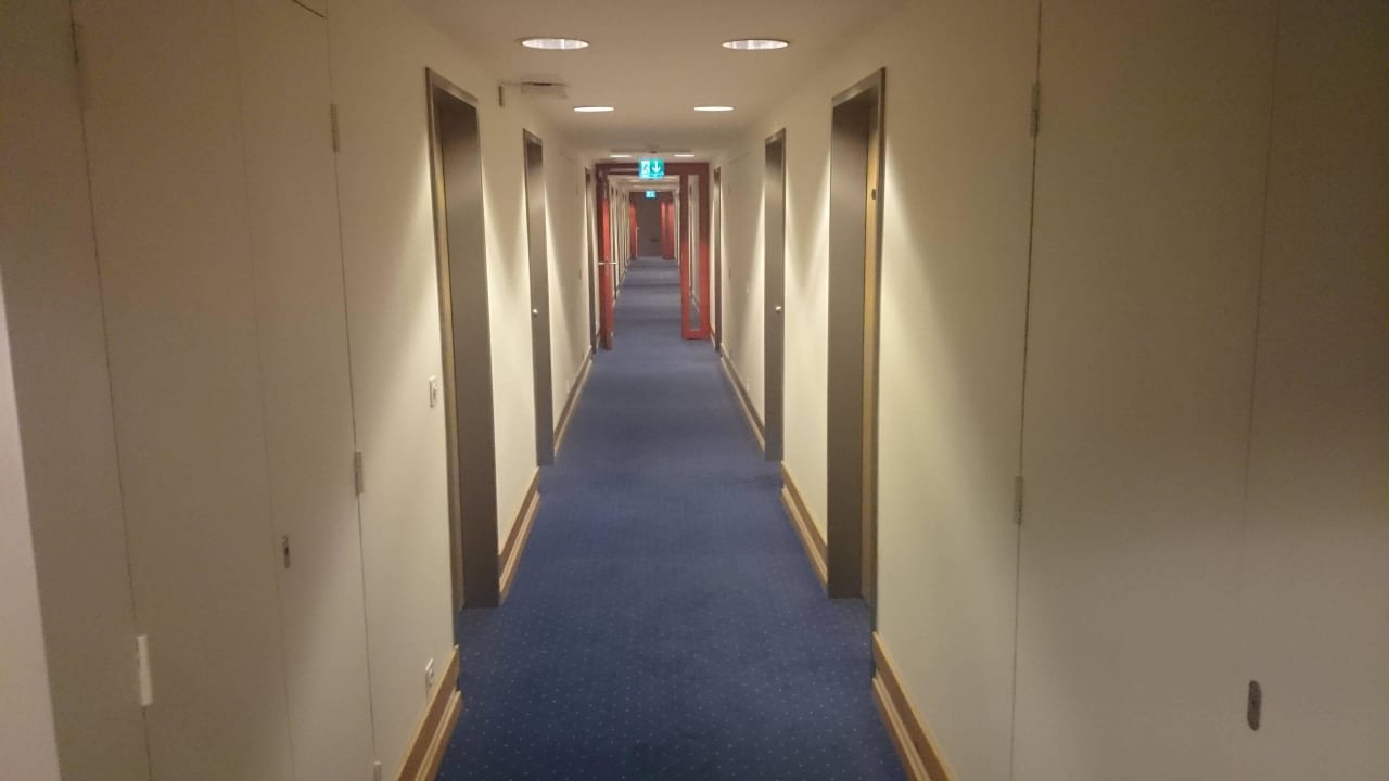 Gang Hotel Stay at Zurich Airport