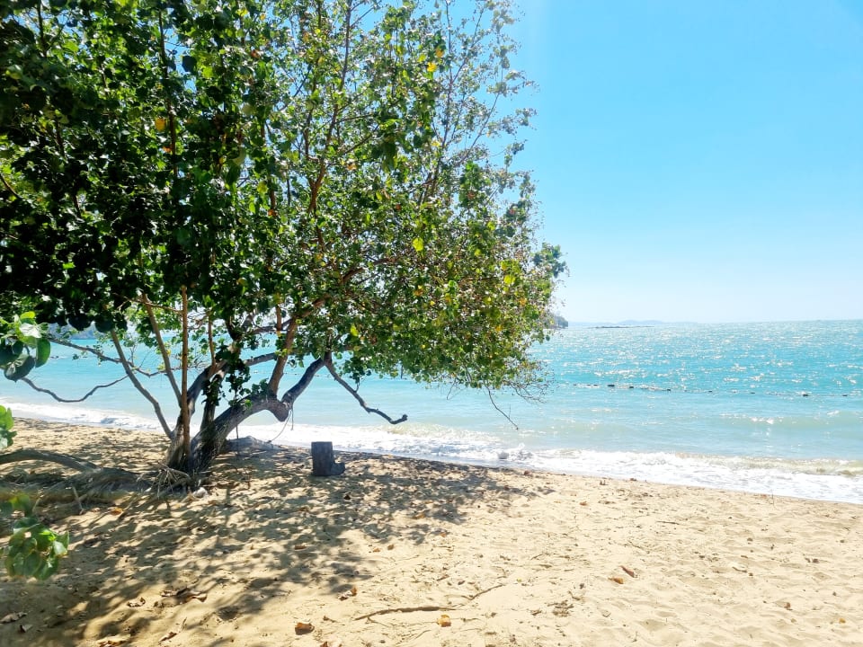 Strand Island Escape Burasari