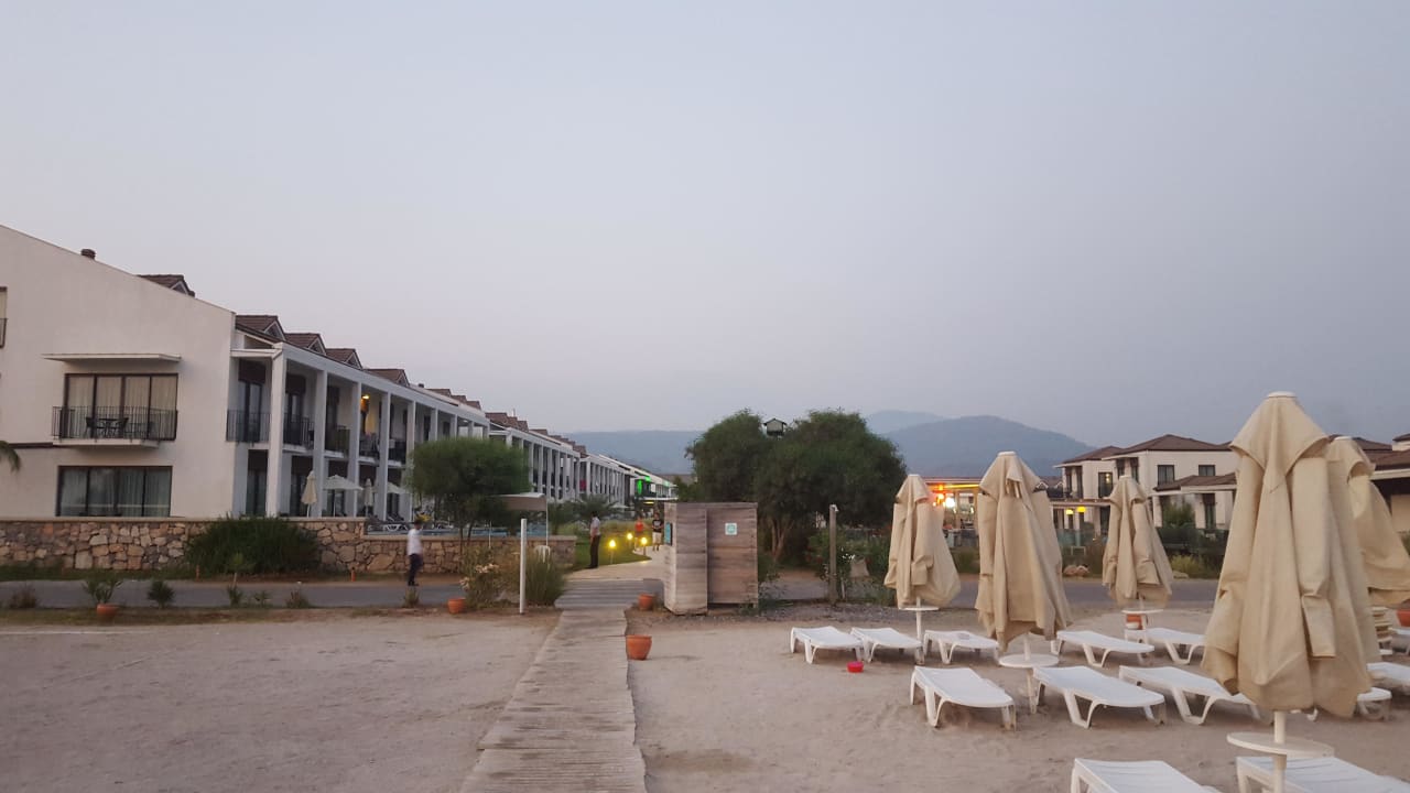 Blick zum Hotel vom Strand Jiva Beach Resort