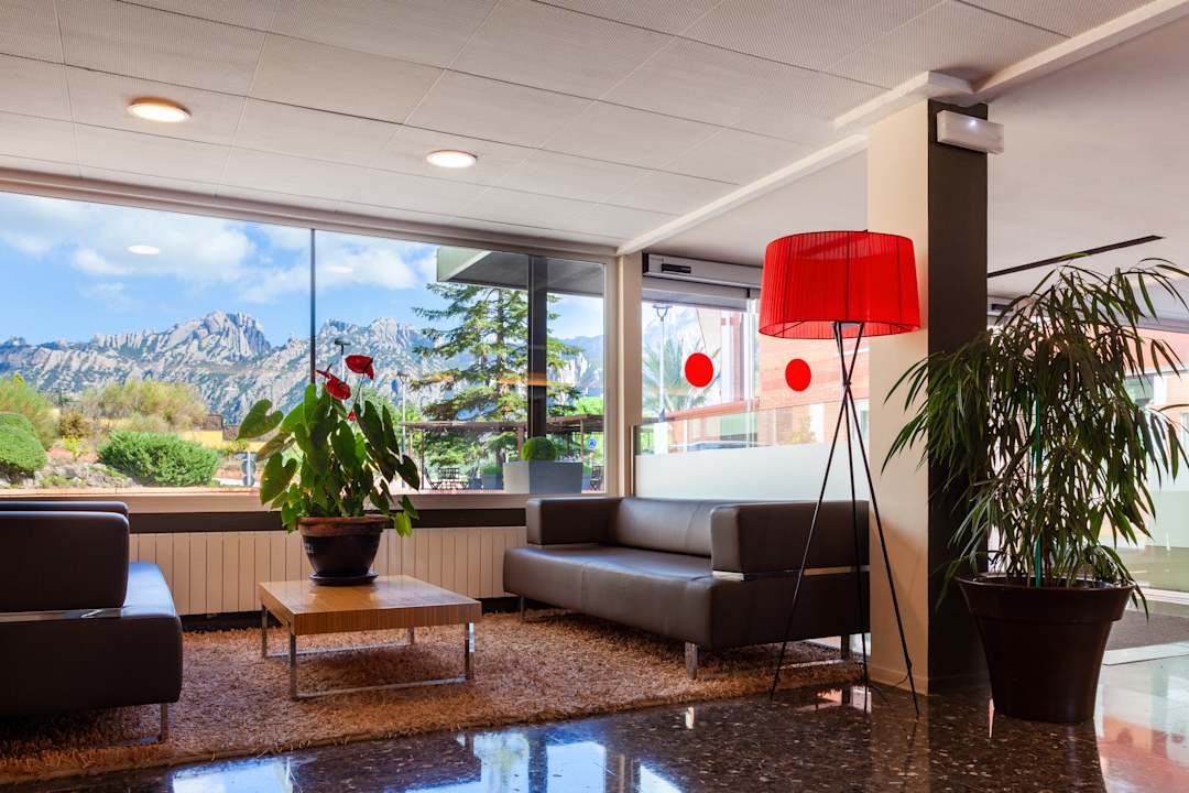 Lobby Checkin Montserrat