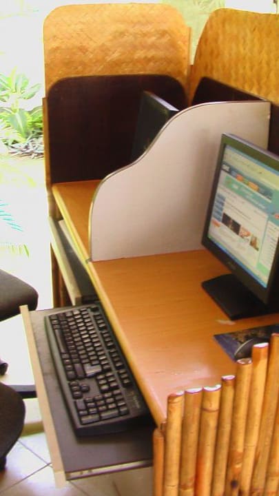 2 Internetplätze neben der Rezeption Bamboo Village Beach Resort & Spa