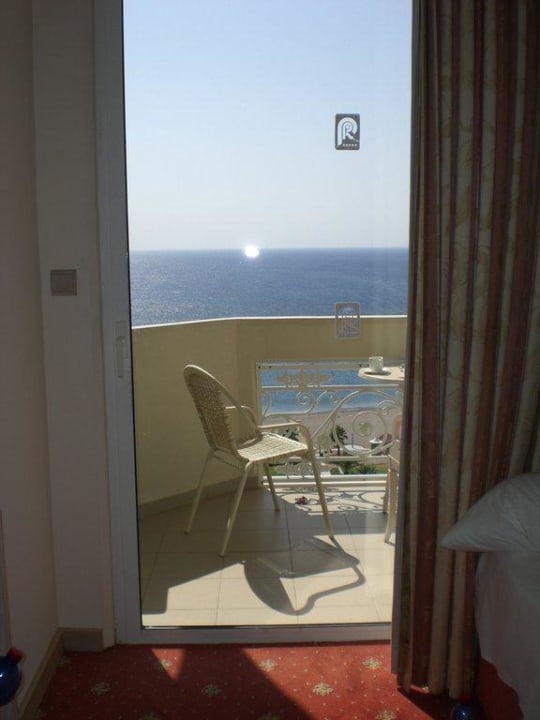Blick vom Zimmer zum Balkon Rodos Palladium Leisure & Wellness