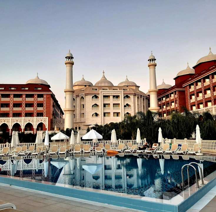 Außenansicht Royal Taj Mahal Hotel