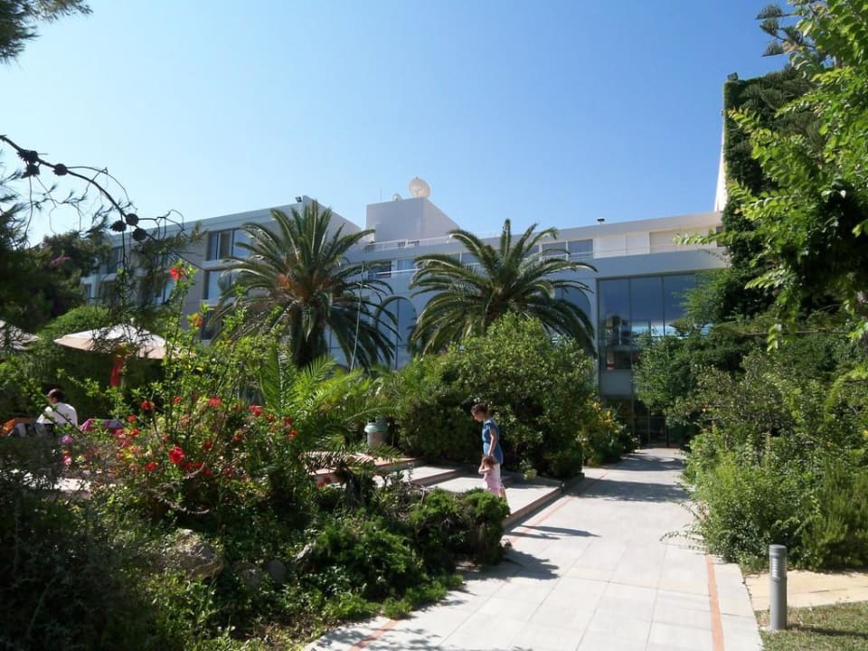 Das Hotel von außen Caravia Beach Hotel