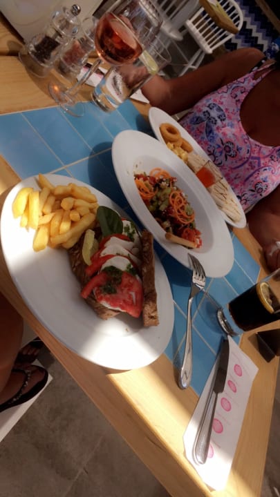 Restaurant Acanthus Cennet Barut Collection