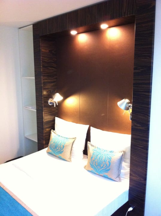 Motel One Standard    Motel One Berlin-Tiergarten