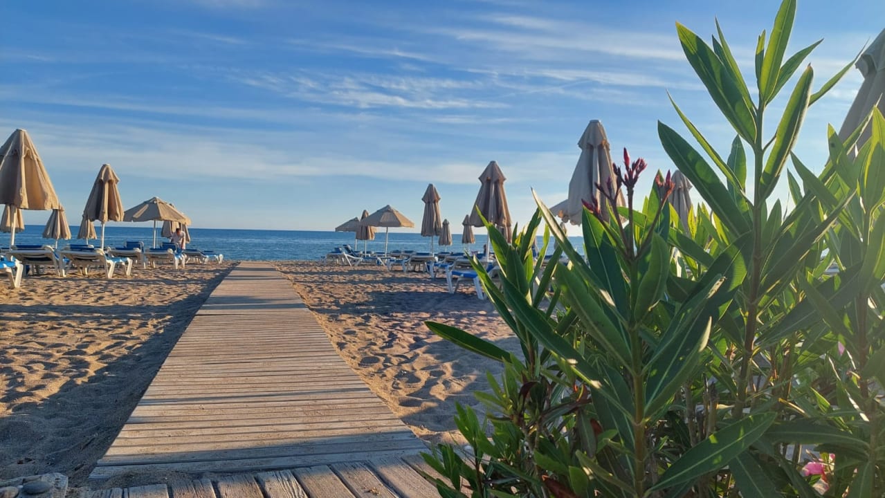 Strand Sunrise Resort Hotel