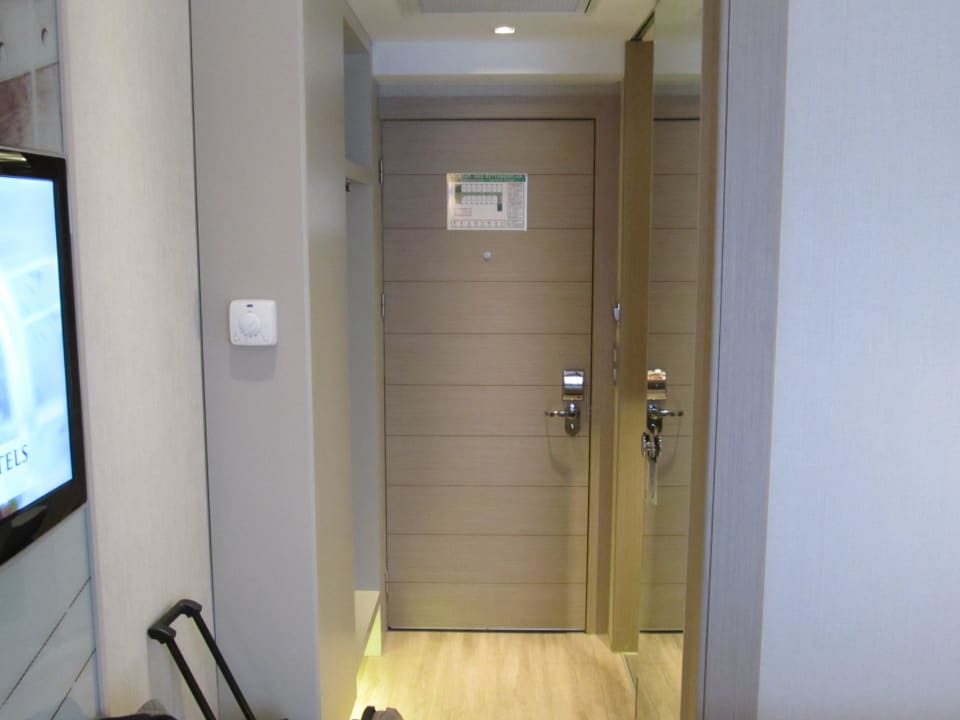 Richtung Tür  TITANIC Comfort Berlin Mitte