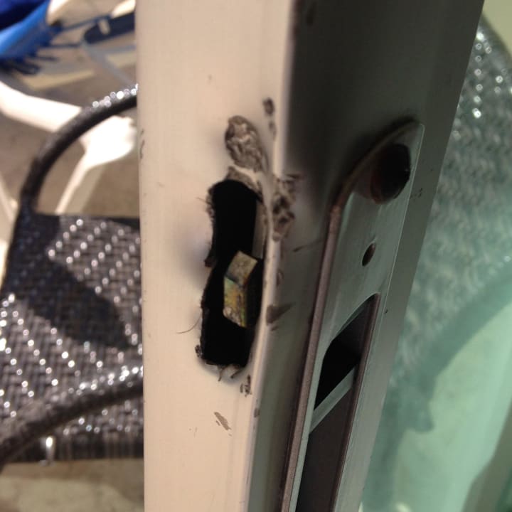 Aufgebrochene Terrassentür BlueBay Grand Esmeralda