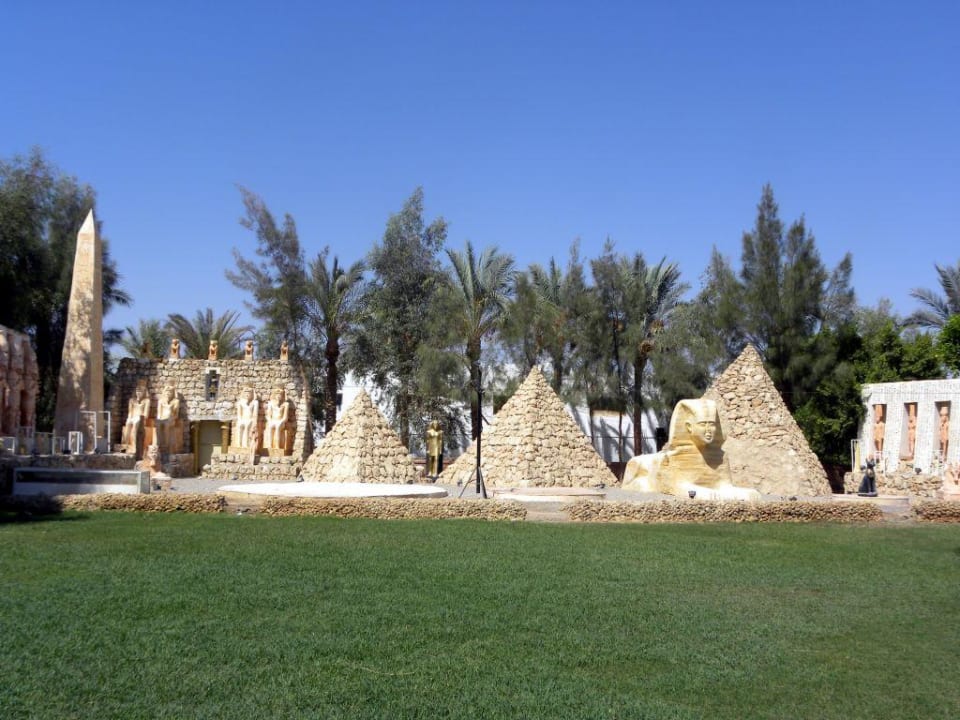 Repliki zabytków Hotel Amar Sina