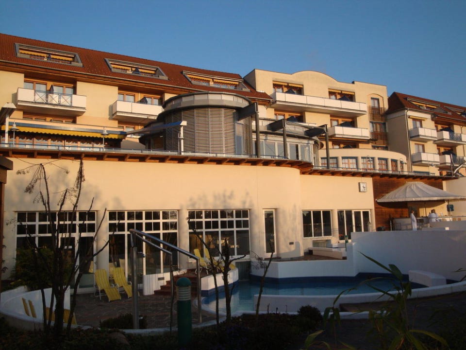 Blick vom Saunadorf zu den Pools Reiters Finest Family Hotel