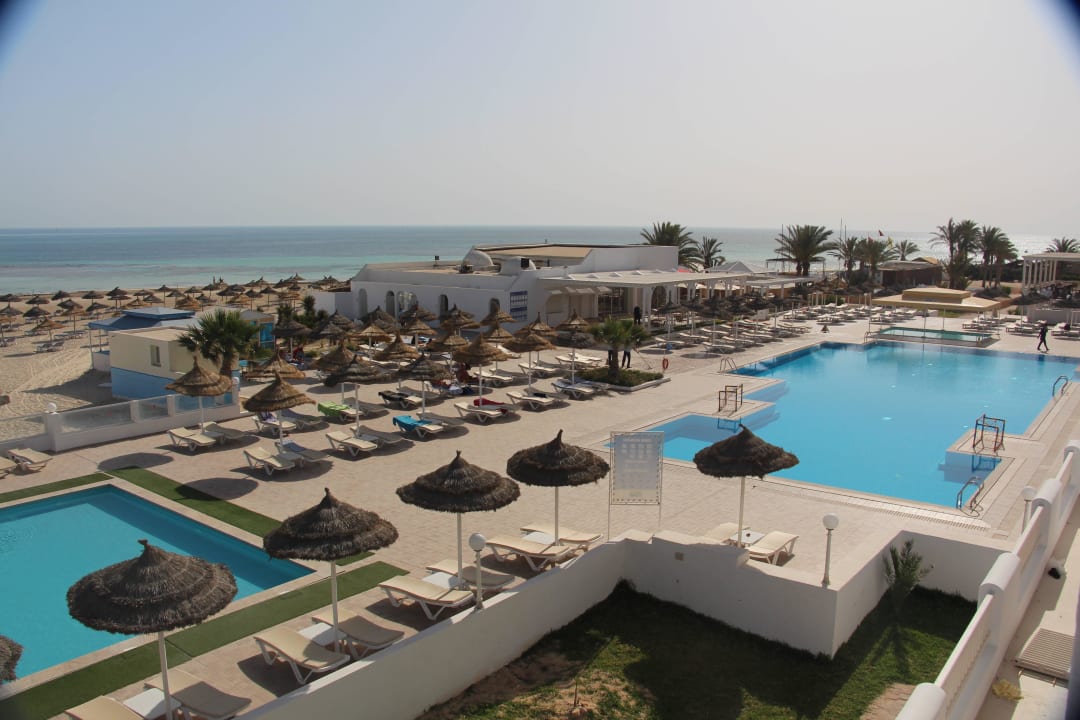 Blick auf die Poollandschaft Calimera Yati Beach