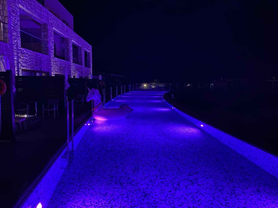Pool Blue Lagoon Village