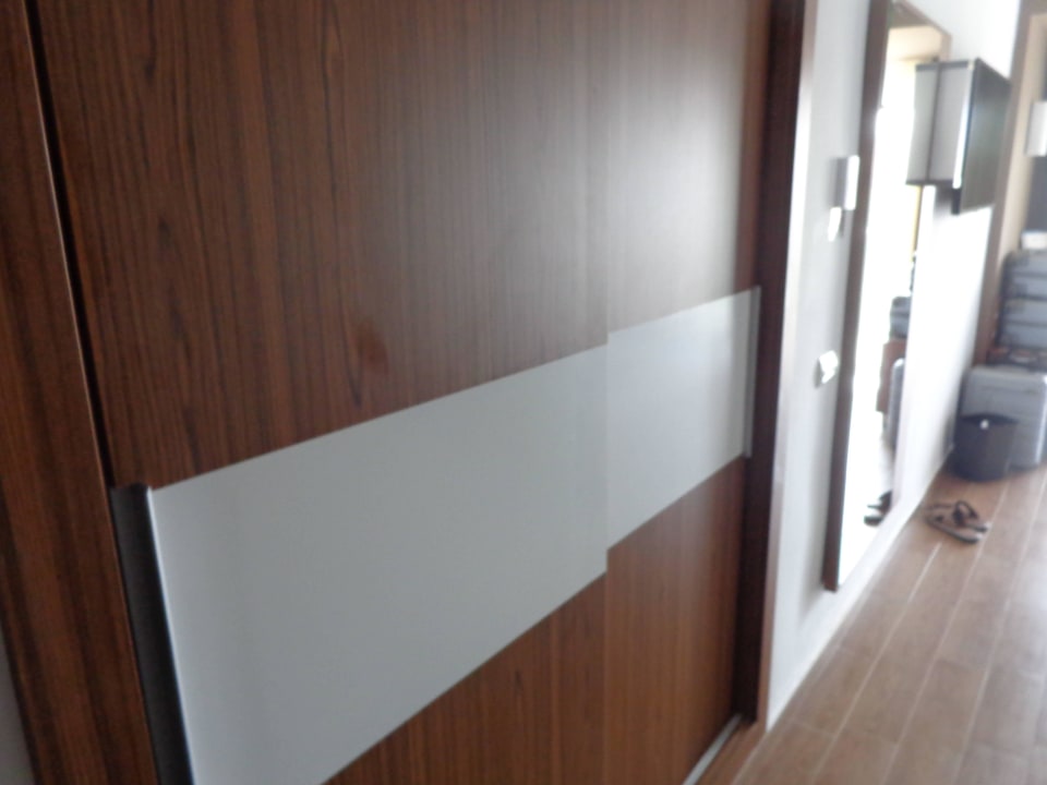 Schrank Hotel Riu Bravo