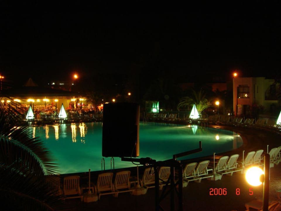 Pool bei Nacht VONRESORT Golden Beach