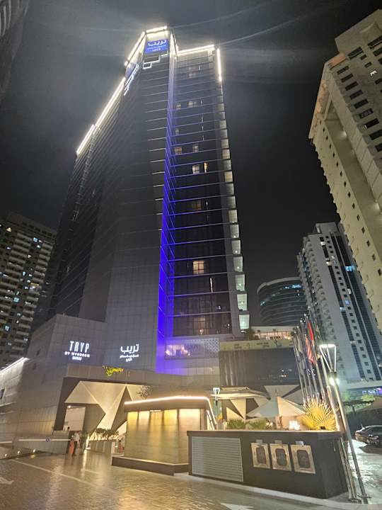 Außenansicht Tryp by Wyndham Dubai