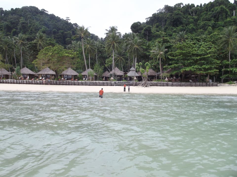 Blick auf die Anlage vom Meer Hotel Thapwarin Resort