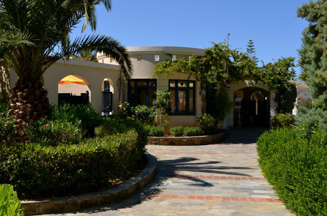 Shopping area Iberostar Waves Creta Panorama & Mare